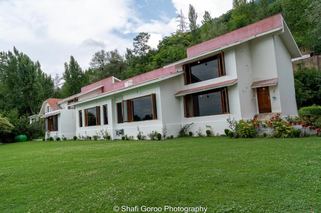 Orania Hotel Srinagar  Exterior photo